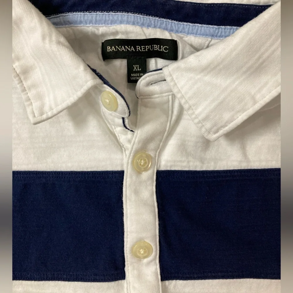 Banana Republic XL Polo Shirt‎
